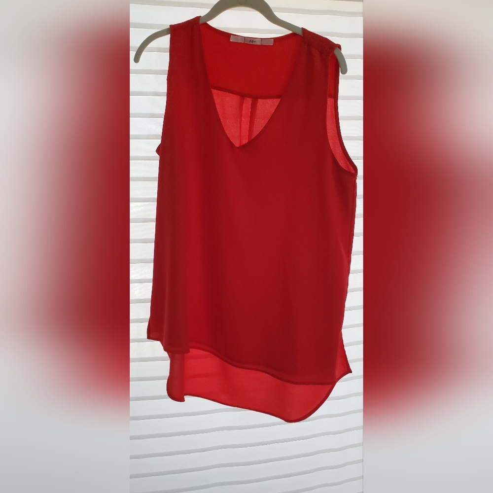 Large Red V-neck sleeveless blouse by Gibson